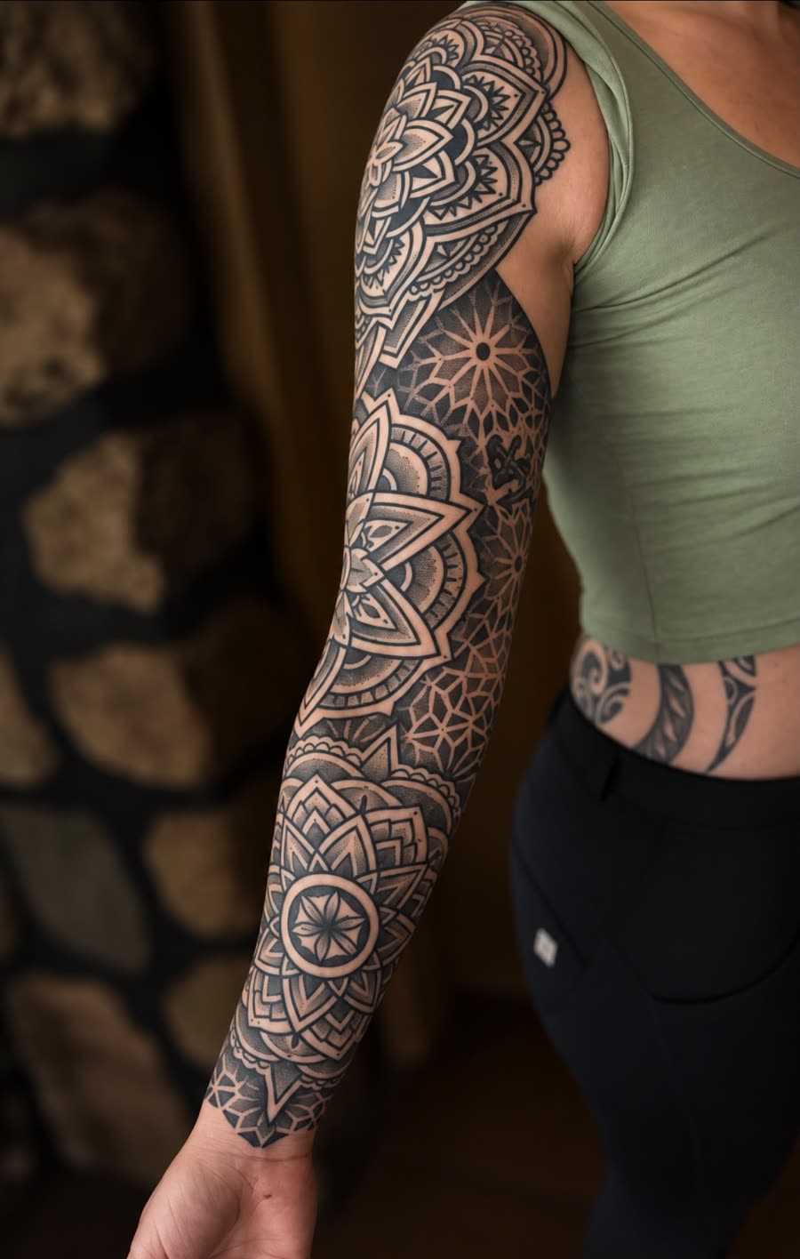 Mandala-Sleeve mit geometrischen Mustern – Tattoo aus Bad Bramstedt